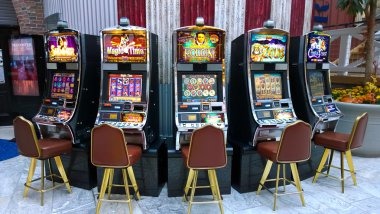 joki win platform interface showing football markets, live-dealer tables, and payment options